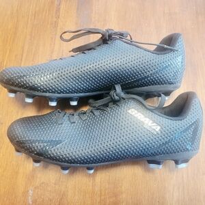 Brava Unisex Black Soccer Cleats